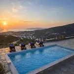 Aloe On The Rock With Private Pool & Sea View By Explore Andros דירה באטסי